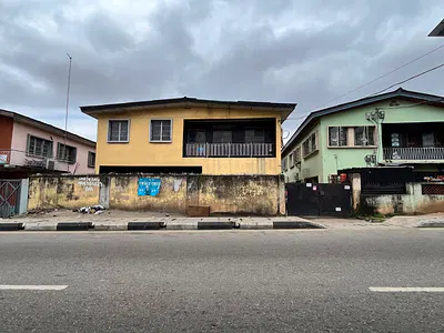 Dilapidated Building on a Full Plot Measuring 540SQM — Off Pedro, Gbagada, Lagos