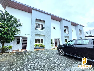 Luxury 4 Bedrooms with BQ — Lekki Phase 1, Lekki, Lagos