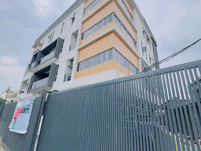 3 and 4 Bedroom Apartment and Penthouse with BQ, Pool, Gym, Elevator — Shonibare Estate, Maryland, Lagos
