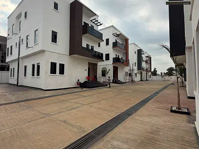 Newly Built 5 Bedroom Detached Duplex with BQ — Jahi, Abuja