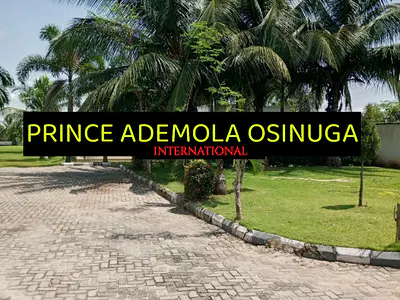 3 Bedroom Apartment with Large Garden, Trees, Pool, BQ — Ikoyi, Lagos