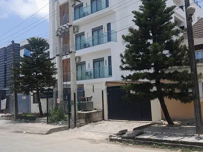 Lovely Furnished 3 Bedroom Flat with BQ in a Serene Environ. — Lekki Phase 1, Lekki, Lagos