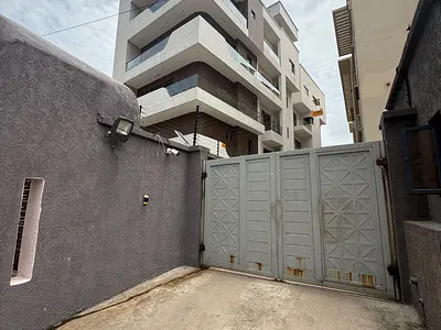 Spacious 3 Bedroom Maisonette — Ikoyi, Lagos