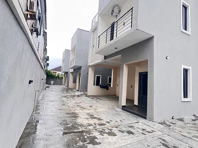 4 Bedroom Private Terrace — Lekki, Lagos