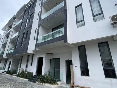 2-Bedroom Apartment Available ''distress'' — Lekki, Lagos