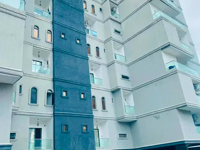 1 -Bedroom Apartment ''distress'' — Lekki Phase 1, Lekki, Lagos