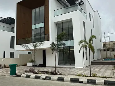 6 Bedroom Detached Duplex with Cinema Room — Lekki, Lagos