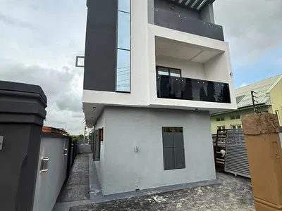 Brand New Luxurious 5 Bedroom Duplex — Magodo, Lagos