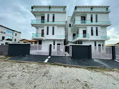 Luxurious 5 Bedroom Flat with Swimming Pool — Olokonla, Ajah, Lagos