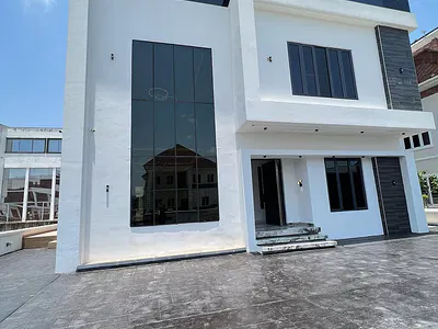 5 Bedroom Detached Duplex with Swimming Pool — Lekki, Lagos