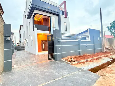 Exquisite 5 Bedroom Detached Duplex with BQ & Pool — Magodo, Lagos