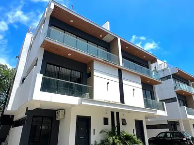 Luxury 4-Bedroom Semi-Detached House with BQ, Pool & Gym — Ikoyi, Lagos