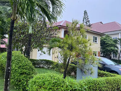 1. Well-Finished 5-Bedroom House, with an Exquisite 2-Bed Guest Chalet — Nicon Town, Lekki, Lagos
