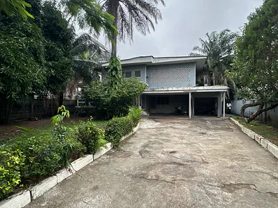Massive 7 Rooms with a BQ and Huge Compound. — Victoria Island (VI), Lagos