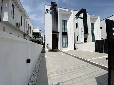 Smart Newly Built 5 Bedroom Fully Detached Duplex with Pool, Pantry. — Lekki, Lagos