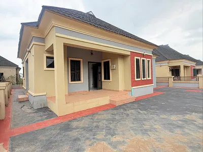Newly Built 3 Bedroom Fully Detached Bungalow with BQ — Mowe Town, Ogun