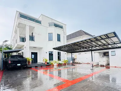 6 Bedroom Detached Duplex with BQ — Lekki, Lagos