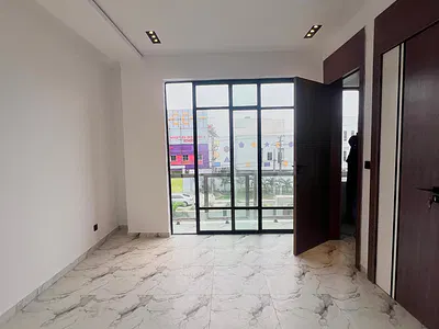 Modern 1-Bedroom Apartment with Elevator & Pool — Lekki, Lagos