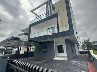 Luxury 5 Bedroom Detached Duplex with Cinema, Swimming Pool & BQ — Lekki, Lagos