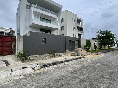5 Bedroom Detached Duplex with Pool and Gym — Ikoyi, Lagos