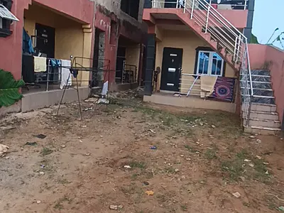 Decently Renovated 3-Bedroom Flat! — Ado-Odo/Ota, Ogun