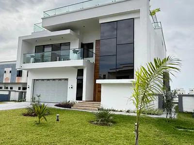 Spacious 5 Bedroom Duplex with Cinema and Pool. — Lekki, Lagos