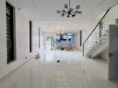 5 Bedroom Detached Duplex with Pool — Lekki, Lagos