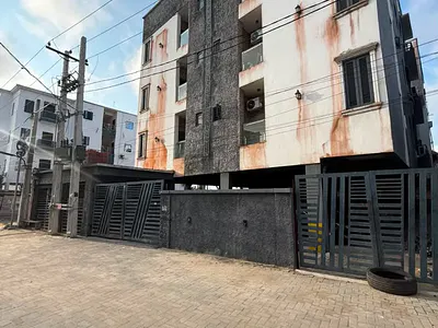 Well Mentained 2 Bedroom Flat in a Secure and Serene Environment. — Ologolo, Lekki, Lagos