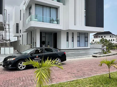 Contemporary 5 Bedroom Detached Duplex — Lekki, Lagos