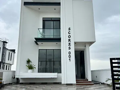 Exclusive 5 Bedroom Detached with BQ, Pool, Wine Cellar, Gym — Ajah, Lagos