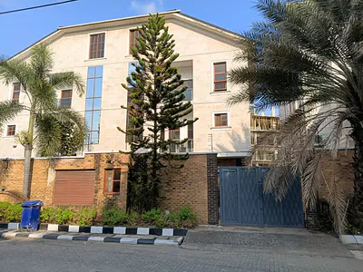 4 Bedroom Semi-Detached Duplex+study+bq+laundry Room — Ikoyi, Lagos