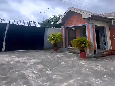 Executive 4 Bedroom Bungalow with Security House on the Major Road — Ada George, Port Harcourt, Rivers