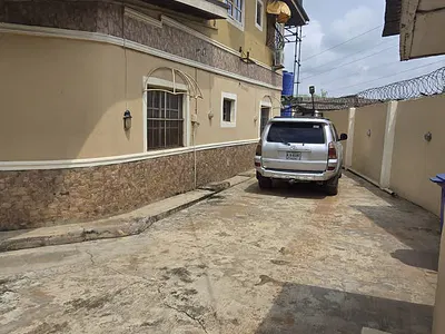6 Bedroom Detached Bungalow — Magboro, Ogun