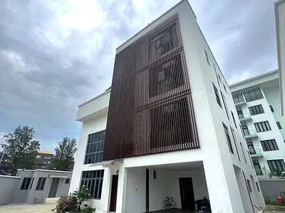 5-Bedroom Luxury Detached House with Pool — Ikoyi, Lagos
