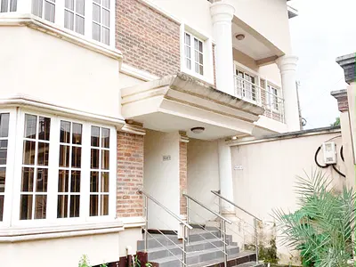 A Well Maintained Spacious 3 Bedroom Flat — Omole Phase 2, Ikeja, Lagos