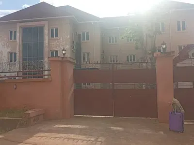 21 Room Hotel / Guest House — Ozala Street, Enugu, Enugu