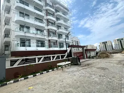 1, 2 & 3 Beroom Apartment with Elevator, Gym Laundry & S/Pool — Lekki Phase 1, Lekki, Lagos