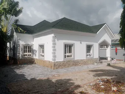 Newly Built Luxury Spacious 3 Bedroom Bungalow with2 Self Contain BQ — Suncity Estate, Galadimawa, Abuja