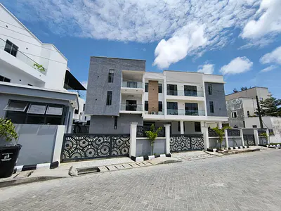 Luxurious 2 Bedroom Apartment Plus Swimming Pool. — Lekki, Lagos