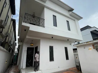 Luxury 3 Bedroom Duplex — Off Eric More Bode Thomas, Surulere, Lagos