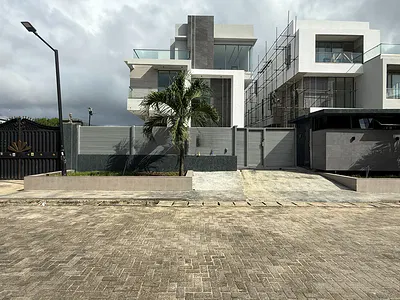 Newly Built 5-Bedroom Fully Detached Duplex — Ikoyi, Lagos