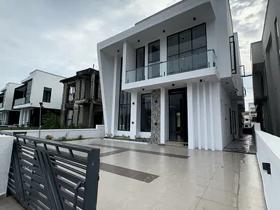 5 Bedroom Detached Duplex with Swimming Pool and BQ — Lekki, Lagos