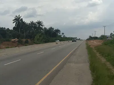 Land — Beside As-Salam Estate, Along Ikirun-Oshogbo Expressway, Osun State, Boripe, Osun