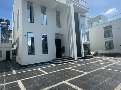 6 Bedroom Detached Duplex — Lekki, Lagos