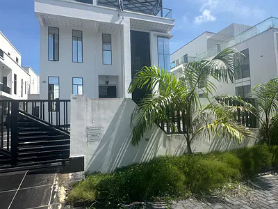 6 Bedroom Detached Duplex — Lekki, Lagos