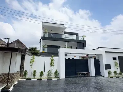 Luxurious Smart 5 Bedroom Ensuite Duplex — 3rd Avenue Gwarimpa Main, Gwarinpa, Abuja