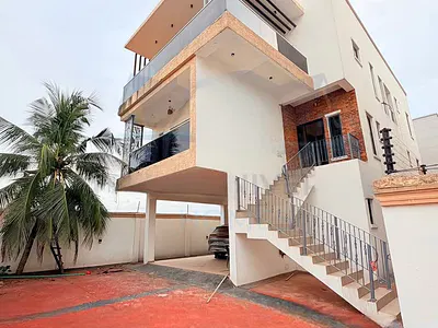 Spacious 4 Bedroom Fully Detached Duplex with BQ & 2 Mini Flat — GRA Phase 2, Magodo, Lagos