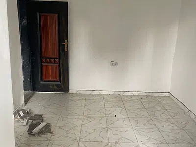 Room Self — Pedro Road, Shomolu, Lagos