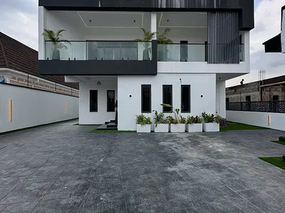 Pristine 5 Bedroom Detached Duplex with Boys Quarters — Gwarinpa, Abuja