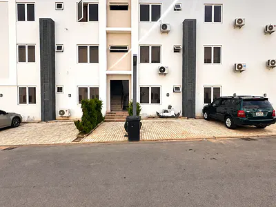 Lovely 2 Bedroom Apartment with En-Suite Bedrooms — In an Estate, Life Camp, Abuja